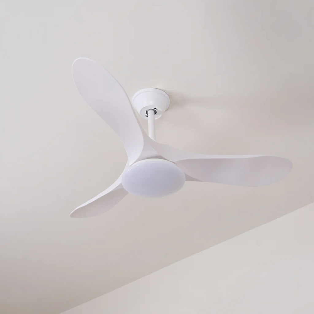 Ventilateur de plafond Maverick avec éclairage, télécommande et moteur DC