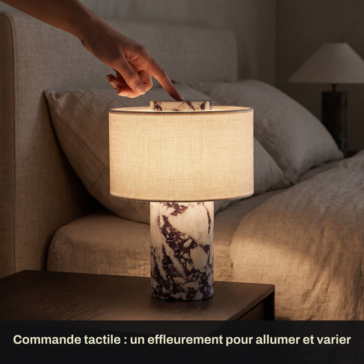 Lampe de Chevet Sans Fil Tactile en Marbre ou Travertin, Rechargeable avec Variateur et Abat-Jour en Tissu - Isaure