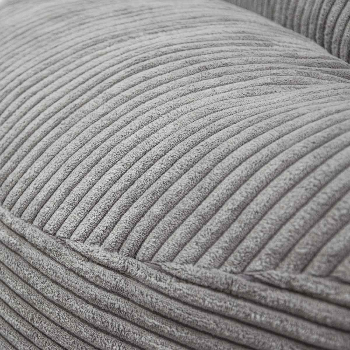 Pouf en Velours Cotelé Beaumont Concept